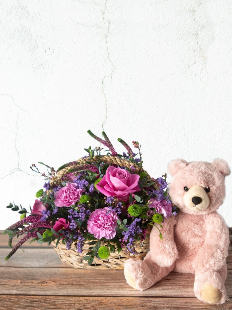 Grandeur Basket with Soft Fluffy Aurora Teddy