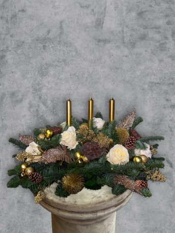 All the Trimmings Table Centrepiece